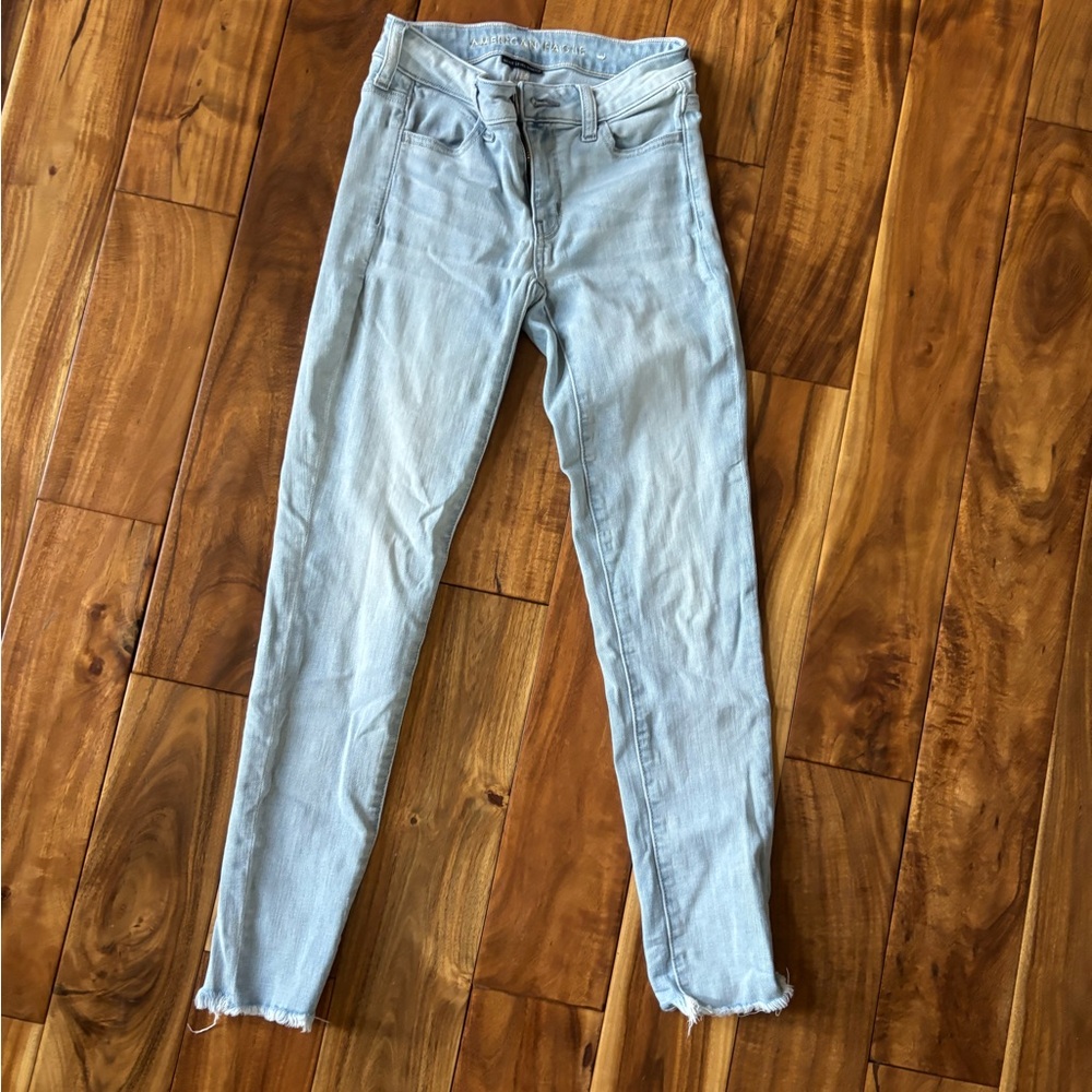American Eagle Outfitters Light Wash Skinny Jeans